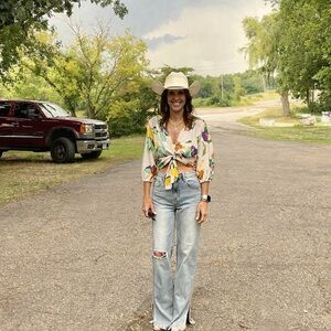 Sunday Up Cropped Festival Top - S